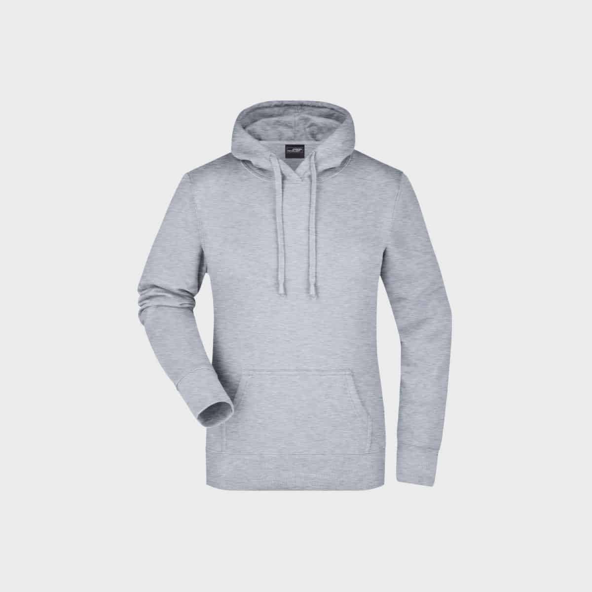 Ein klassischer Damen-Hoodie in Hellgrau ist auf einem schlichten weißen Hintergrund abgebildet. Er verfügt über eine verstellbare Kapuze mit Kordelzug, eine große Vordertasche und lange Ärmel mit gerippten Bündchen und Saum. Der Stoff hat eine weiche und leicht melierte Textur, wodurch dieser Hoodie ideal für den Alltag ist.