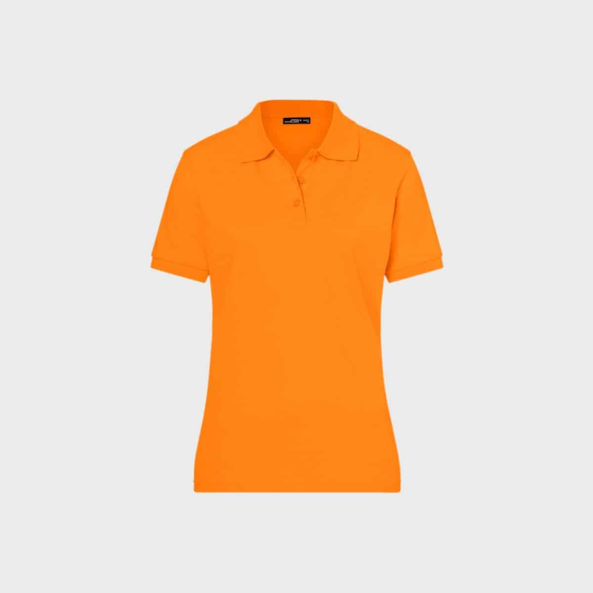 Das Damen Classic Polo, ein orangefarbenes Kurzarmhemd mit Kragen und drei Knöpfen auf der Vorderseite, ist auf einem schlichten weißen Hintergrund abgebildet.