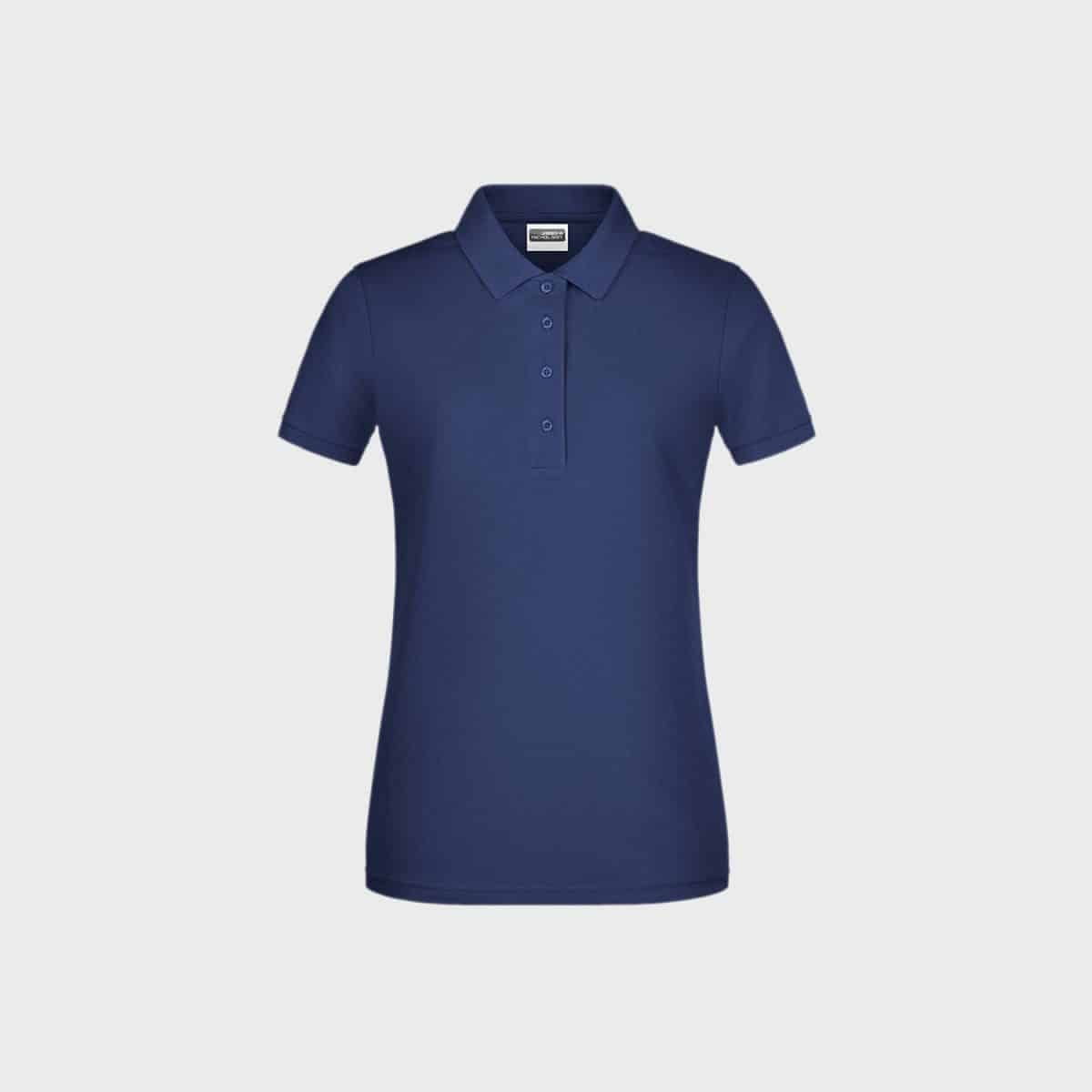 Ein marineblaues kurzärmliges „Ladies' Basic Polo aus Bio-Baumwolle“ für Damen mit klassischem Kragen und Dreiknopfleiste auf schlichtem weißen Hintergrund. Das Shirt hat ein klares und schlichtes Design ohne sichtbare Logos oder Muster.