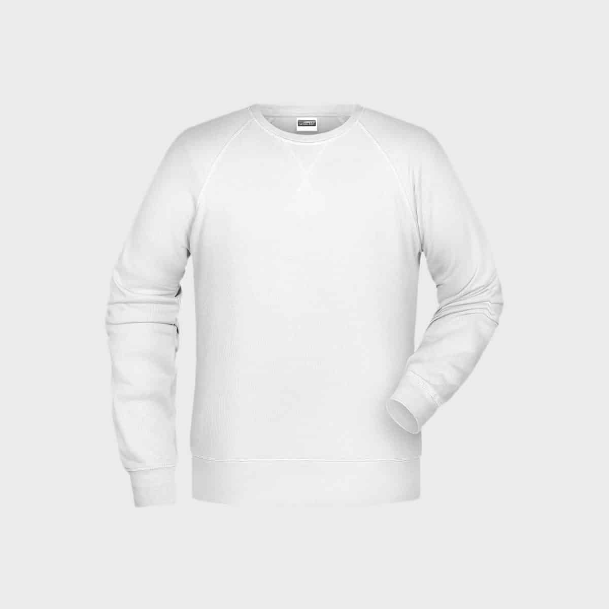 Das Herren-Sweatshirt aus Bio-Baumwolle ist ein schlichtes weißes, langärmeliges Rundhals-Sweatshirt aus Bio-Baumwolle mit geripptem Kragen, Bündchen und Saum. Der Hintergrund ist ein einfarbiges Hellgrau – eine ideale Wahl für Herren-Sweat-Sessions oder Freizeitkleidung.