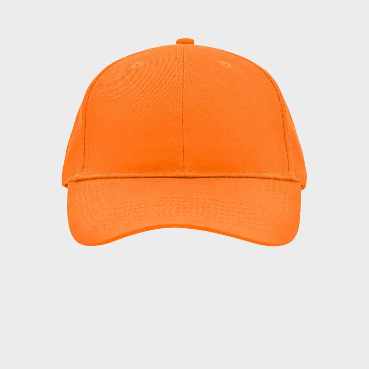 Eine leuchtend orangefarbene Baseballkappe mit gebogenem Schirm und ohne sichtbares Logo oder Design. Die Kappe hat Belüftungslöcher zur Atmungsaktivität und einen Knopf an der Oberseite. Der Hintergrund ist schlicht und hellgrau.