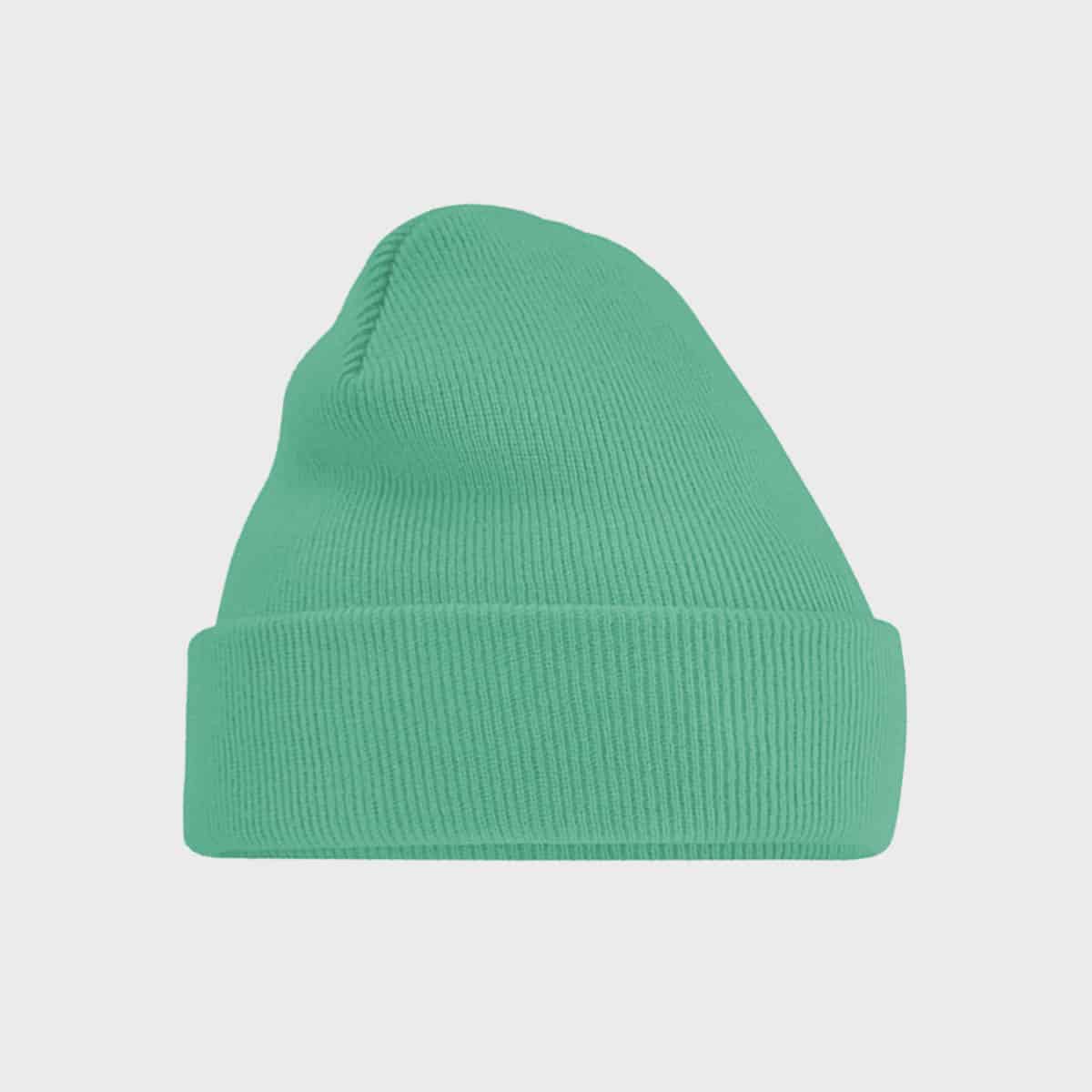 Eine mintgrüne Beanie mit umgeschlagenem Umschlag. Die Beanie ist aus geripptem Stoff und ist auf einem schlichten weißen Hintergrund abgebildet.
