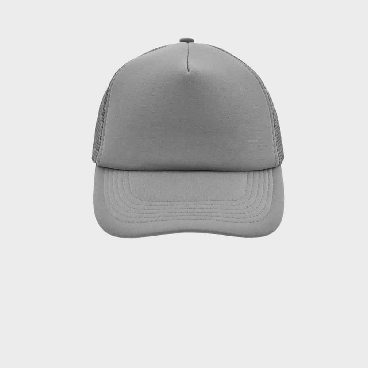 Eine schlichte graue Trucker-Kappe mit festem Vorderteil, gebogenem Schirm und Netzrückenteil. Die Kappe ist zentriert vor einem weißen Hintergrund und zeigt ihr schlichtes und lässiges Design.